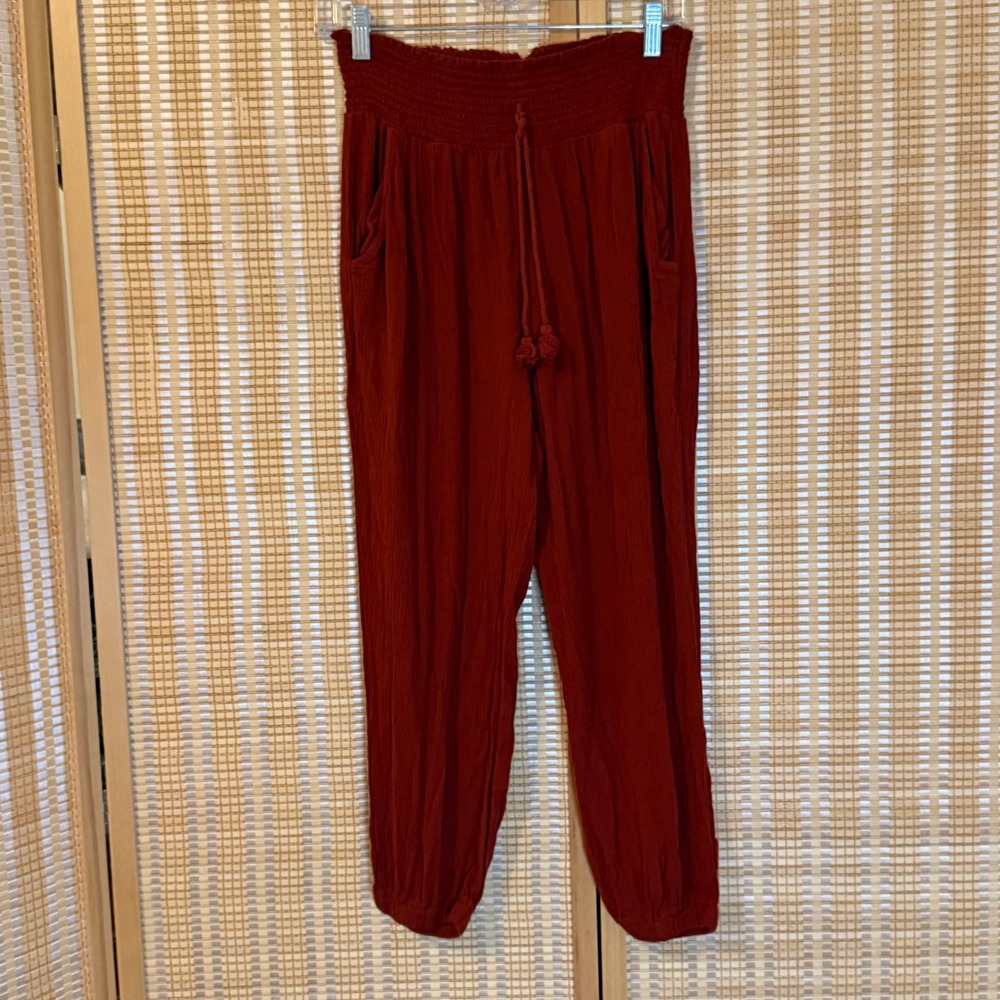 Kingston Grey Womens Rust Red Crinkle Gauze Smocked Waist Jogger Pants Small